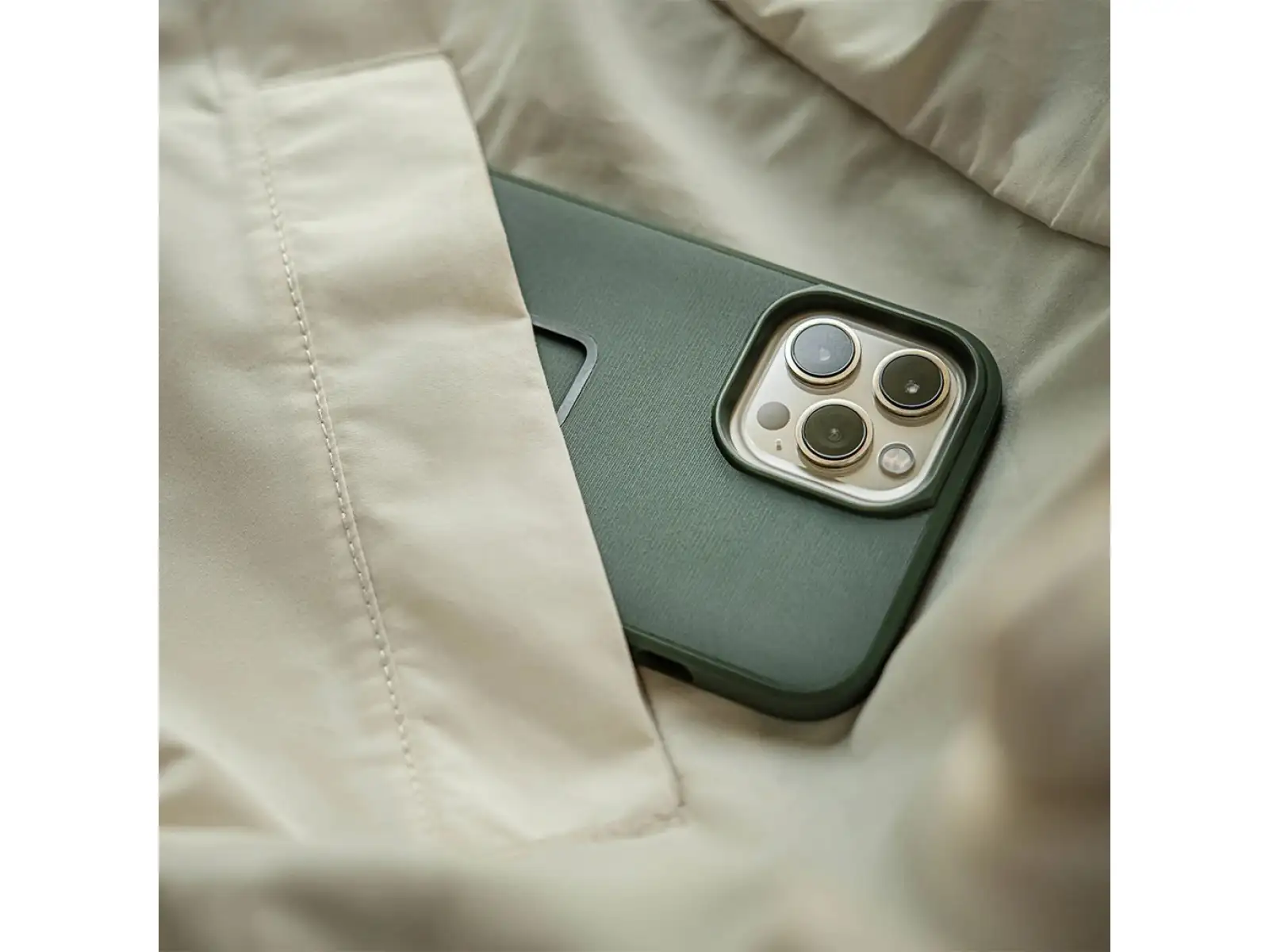 Peak Design Everyday Loop V2 kryt pre iPhone 15 Pro Max Charcoal