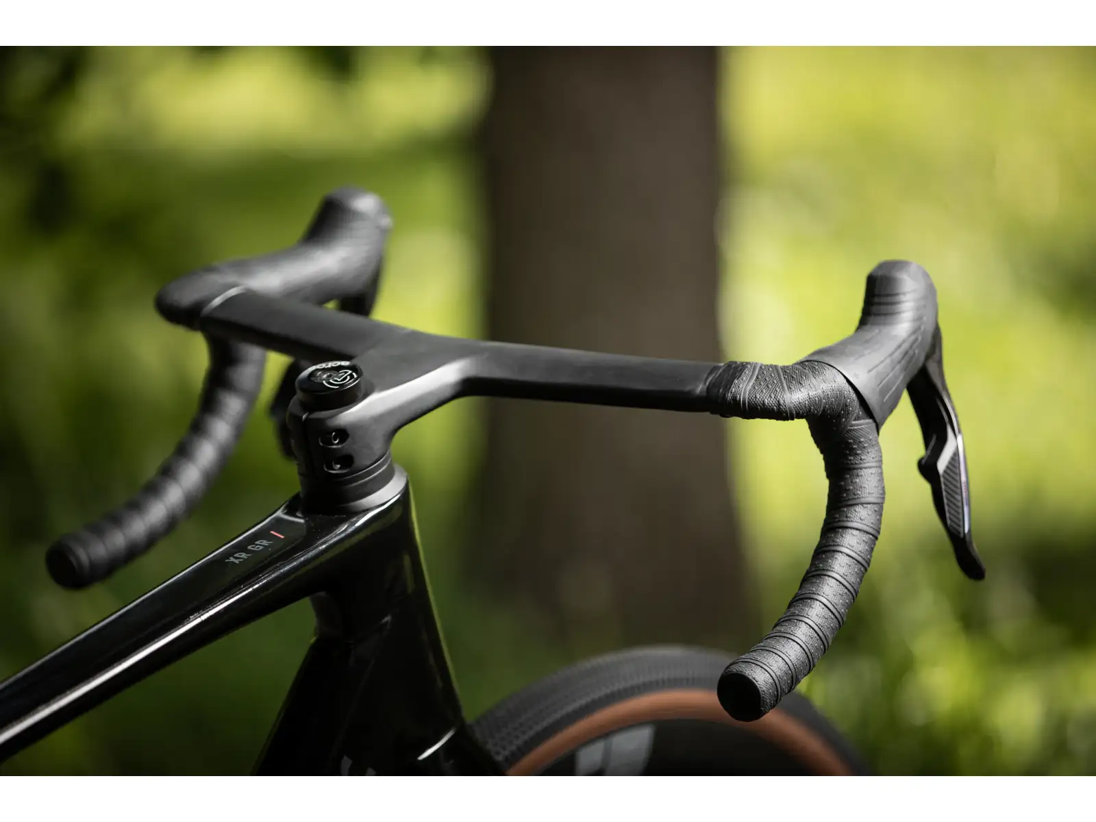 Superior XR 9.8 GR gravel bicykel Matte Carbon/Gloss Black