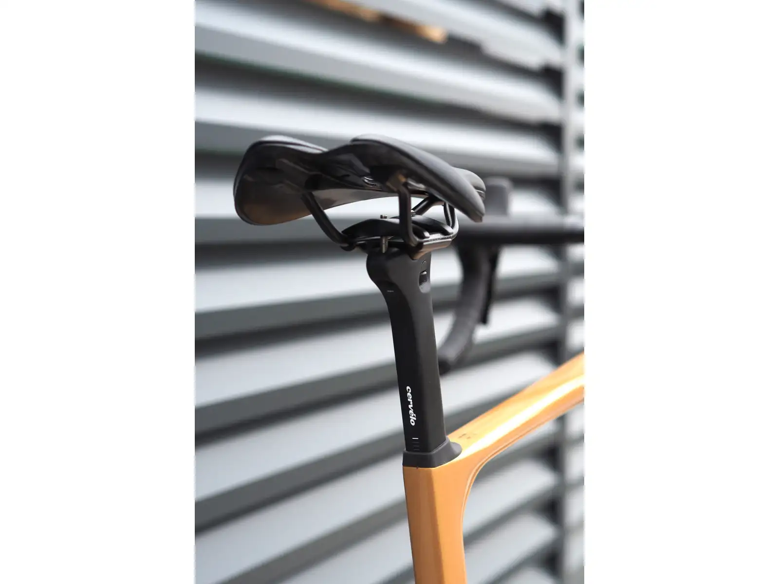 Cervélo Soloist Force eTap AXS cestný bicykel gold dust