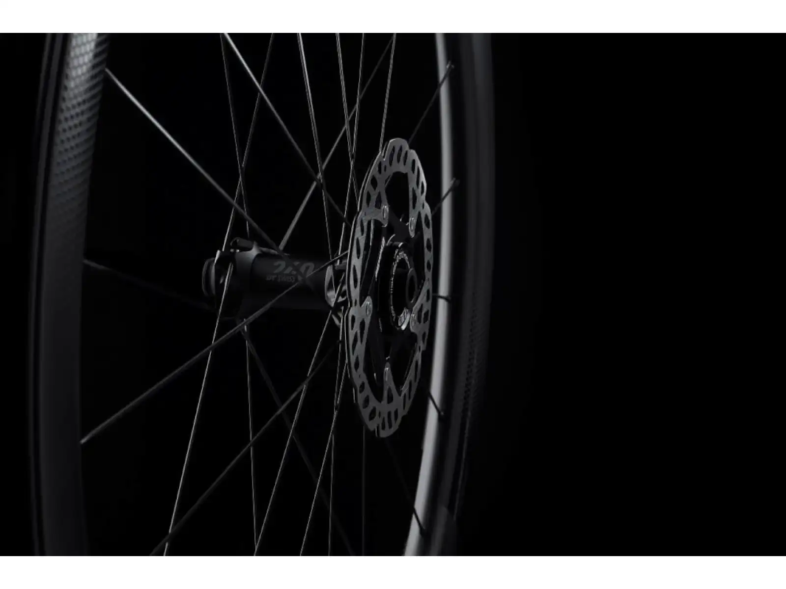 FFWD RYOT55 DT240 2:1 EXP cestné vypletené kolesá plášťové MattBlack Sram XDR orech