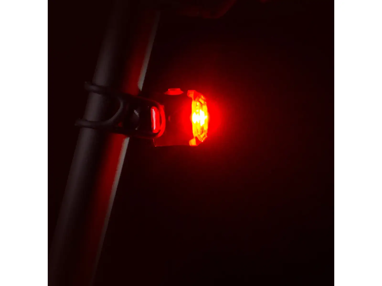 Lezyne Femto USB C Drive Rear zadné svetlo Red