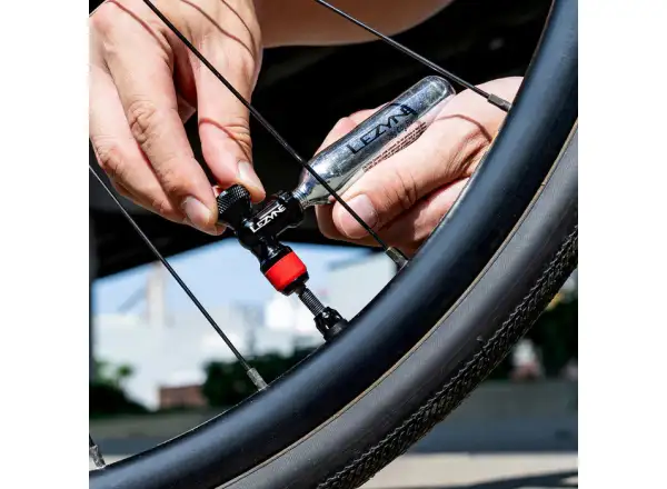 Lezyne CLIK Drive CO2 pumpa + 20g bombička