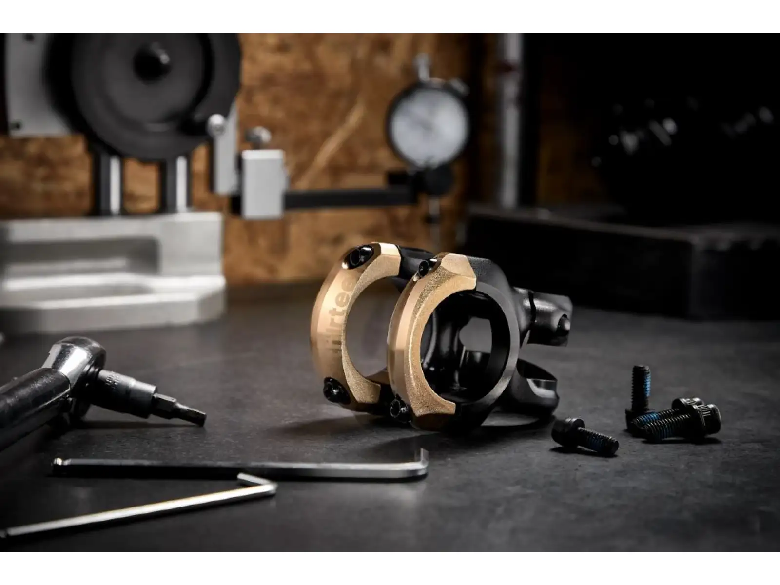 E-13 Plus 35 predstavca 50 mm Black/Bronze