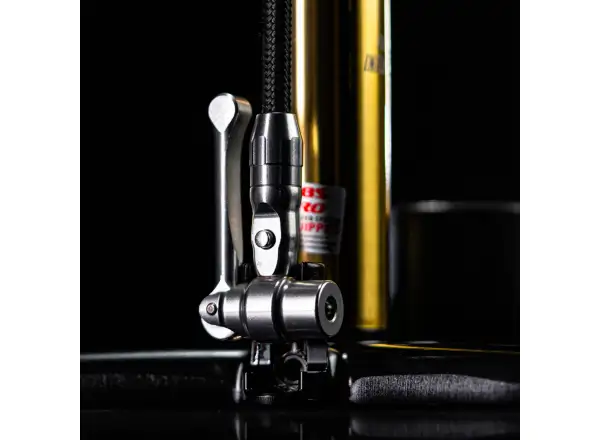 Lezyne 18K Digital Drive dielenská pumpa GOLD/BLACK