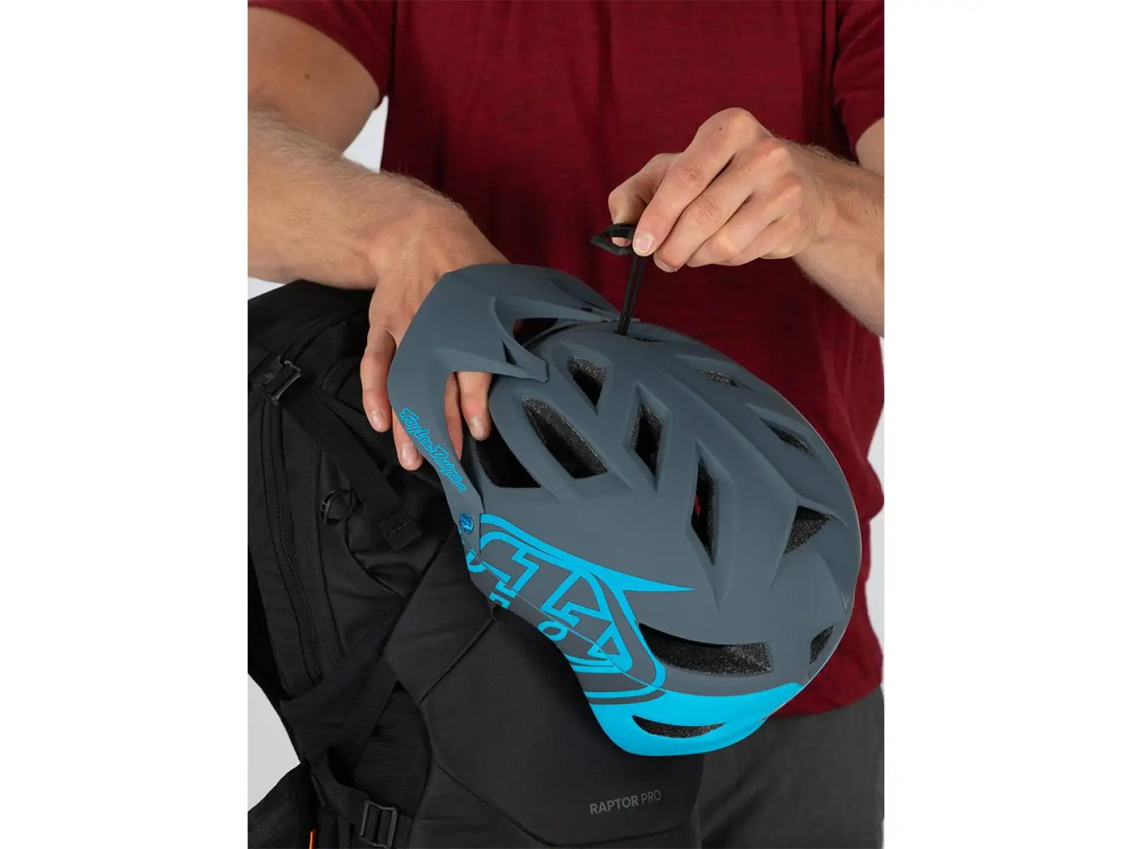 Batoh Osprey Raptor Pro 18 l Back