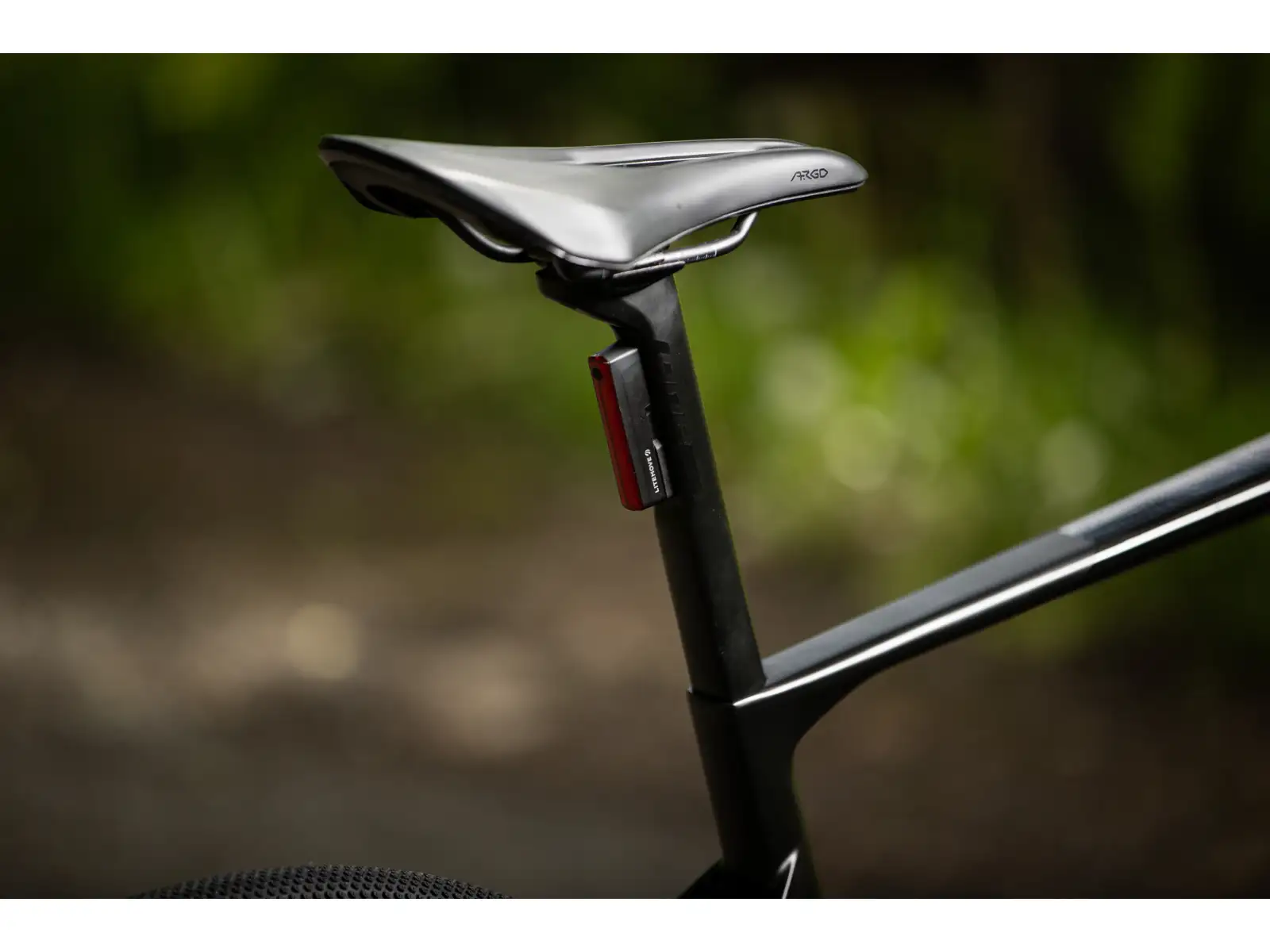Superior XR 9.8 GR gravel bicykel Matte Carbon/Gloss Black