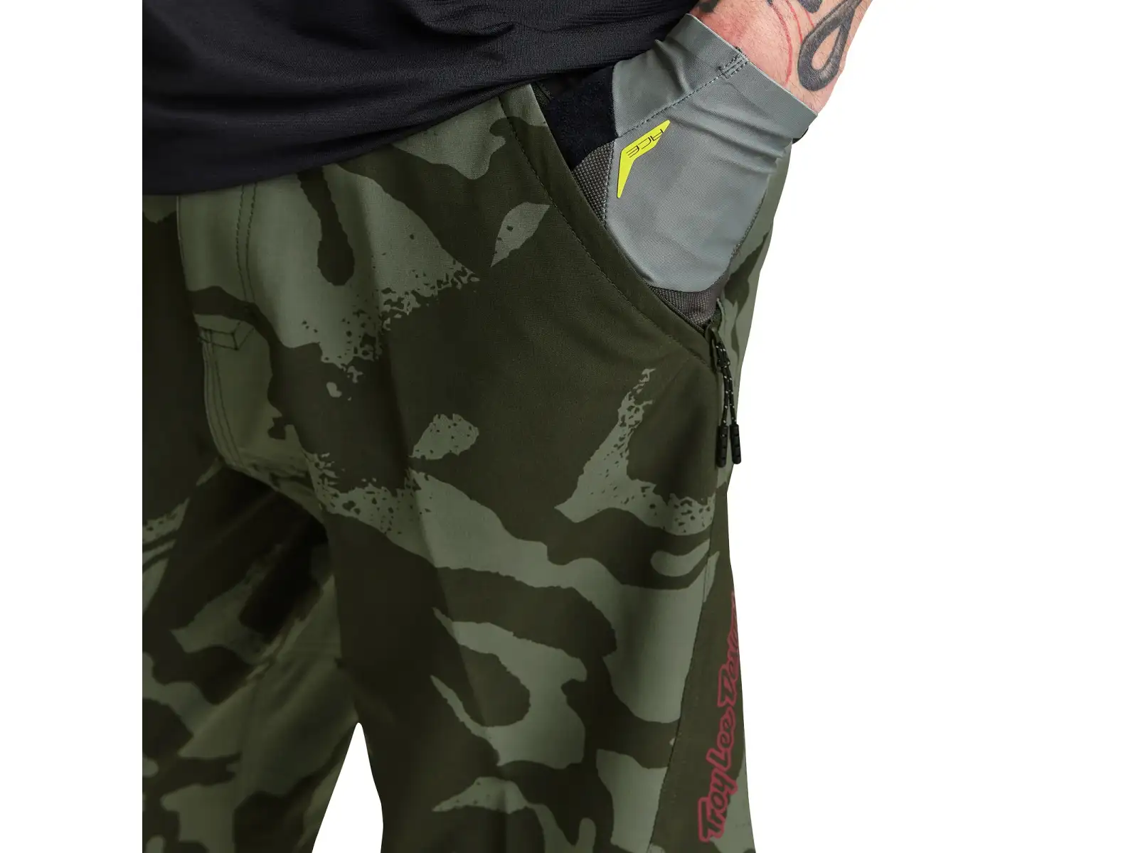Troy Lee Designs Skyline Shadow šortky Camo Olive VZOREK