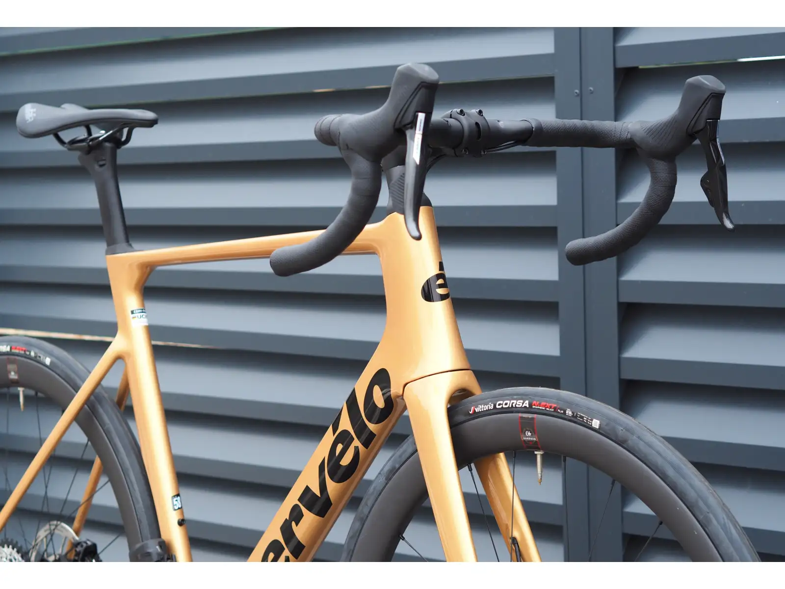 Cervélo Soloist Force eTap AXS cestný bicykel gold dust