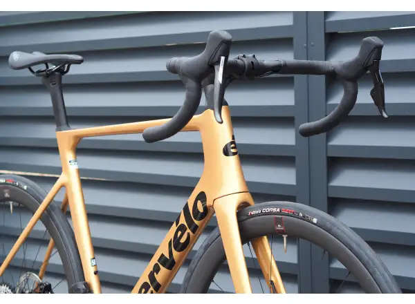 Cervélo Soloist Force eTap AXS cestný bicykel gold dust