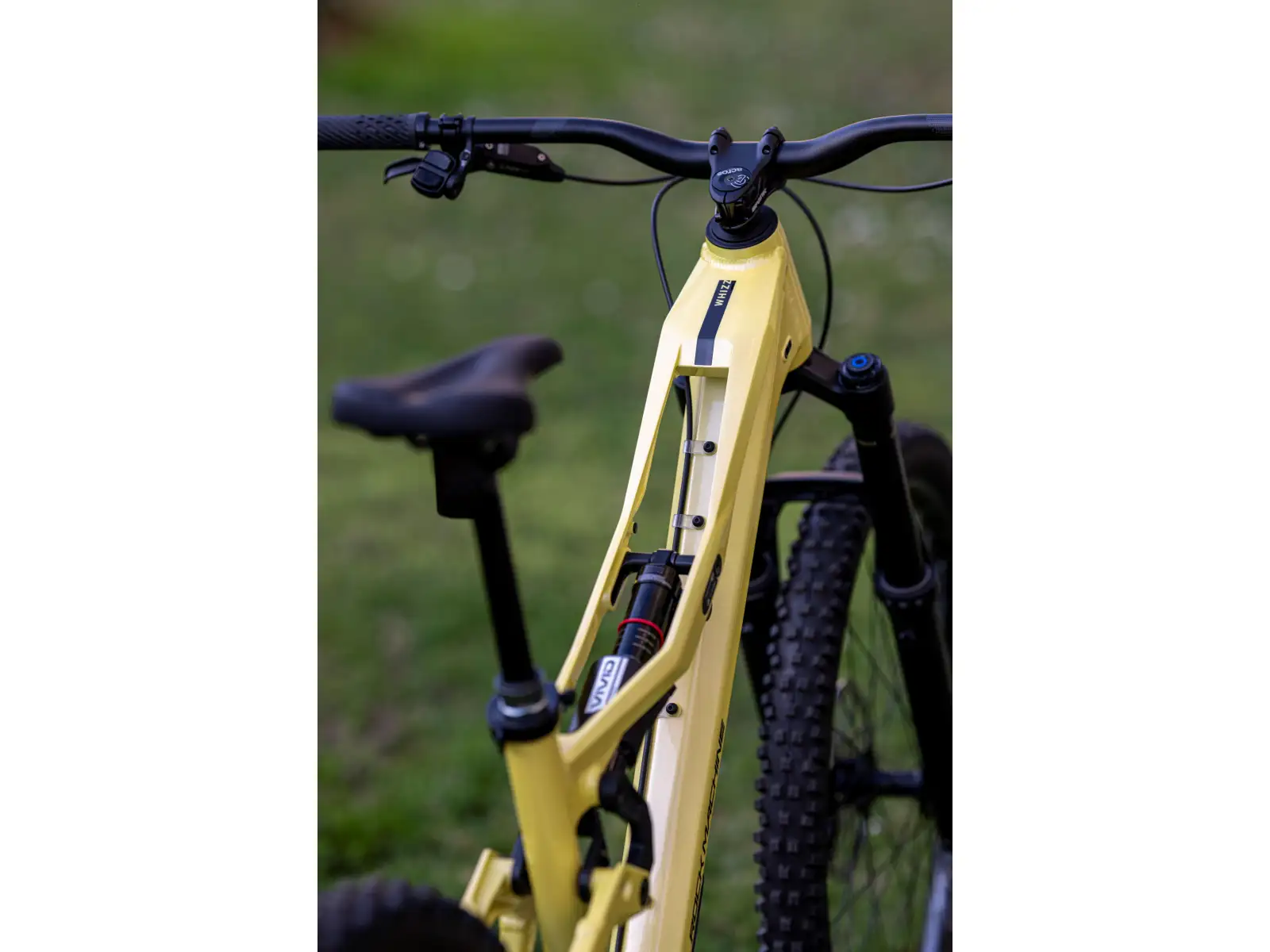 Rock Machine Whizz FS II 90 AXS horský bicykel Panama Yellow