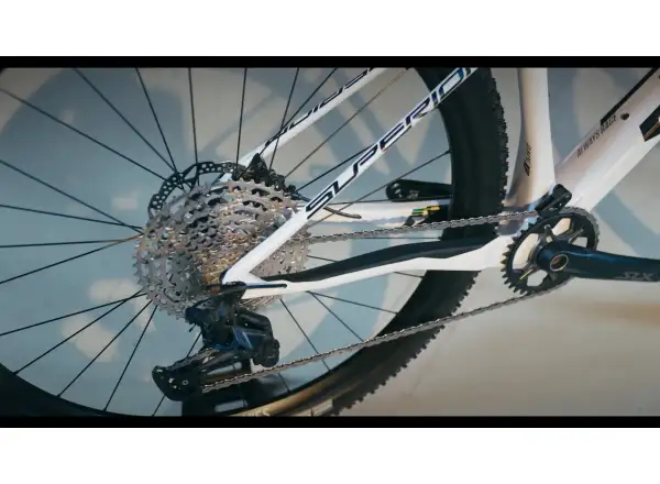 Horský bicykel Superior XP 969 Gloss White Metallic/Hologram Black