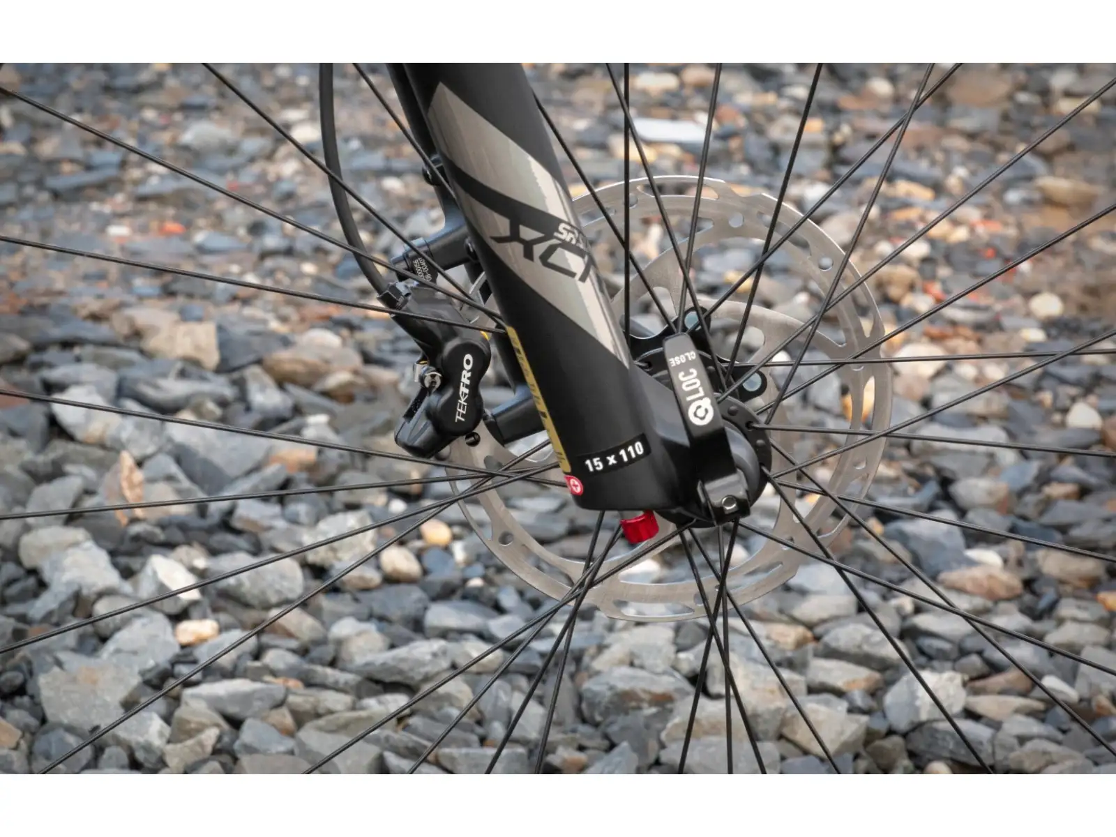 Superior eXF 8089 celoodpružený e-bikeMatte Black/Chrome Silver