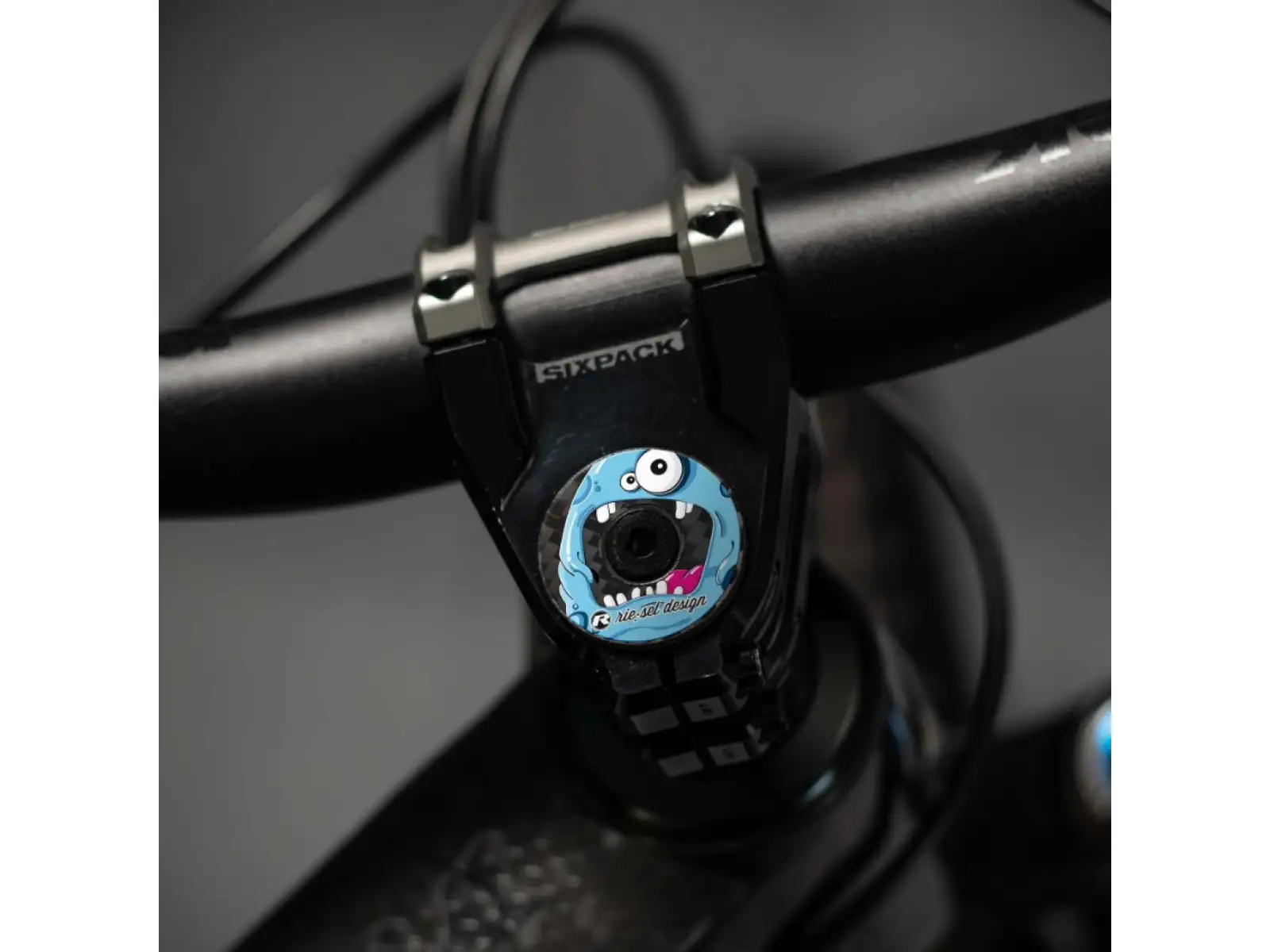 Rie:sel Design Stem:cap viečko hlavového zloženia Monster Blue