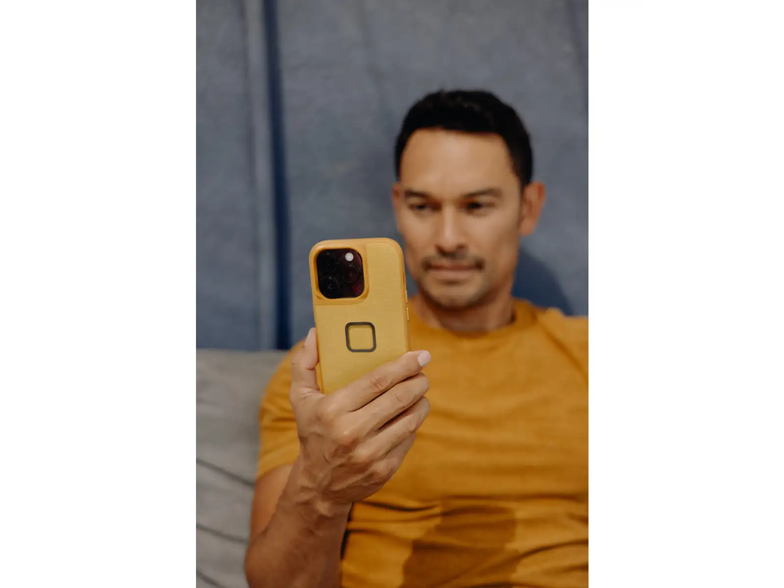 Peak Design Everyday V2 kryt pre iPhone 15 Pro Charcoal