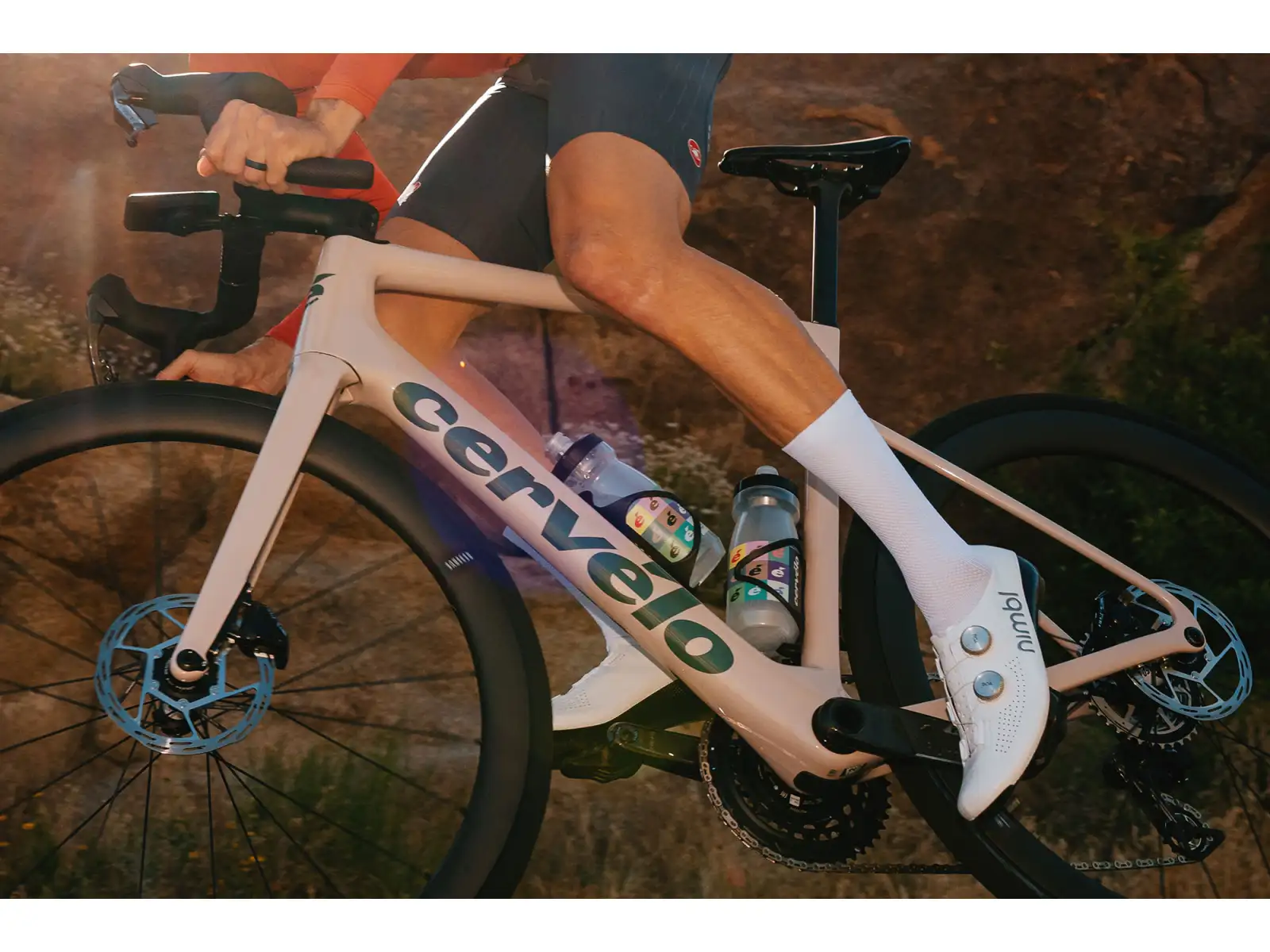 Cervélo Caledonia-5 SRAM Rival AXS Sandstone 56