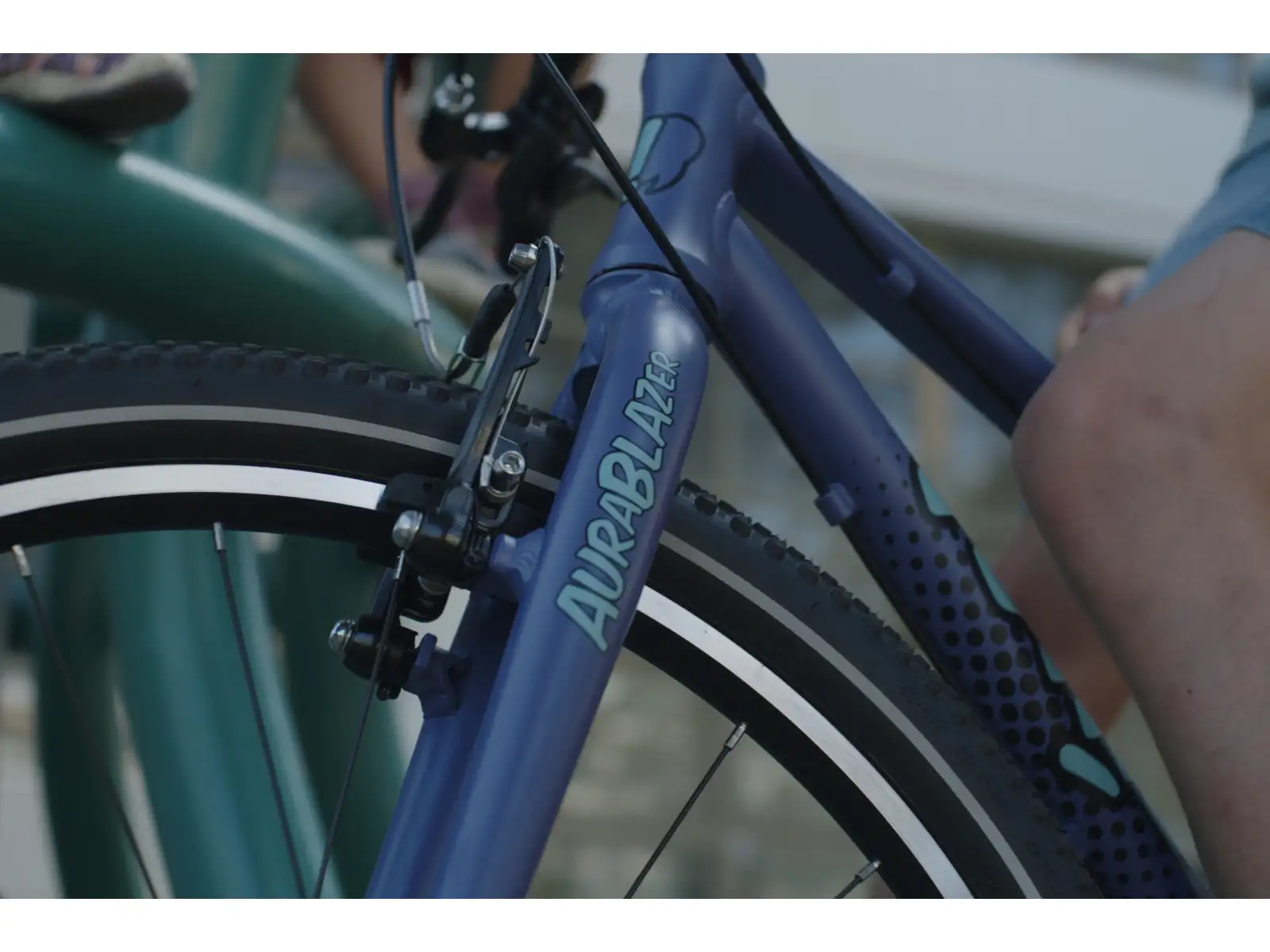 Fíha 24 AuraBlazer detský bicykel (fialový)