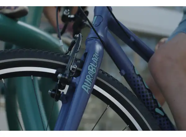 Fíha 24 AuraBlazer detský bicykel (fialový)