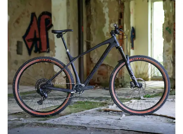 Rock Machine Blizz CRB 90-29 AXS horský bicykel Stealth Black