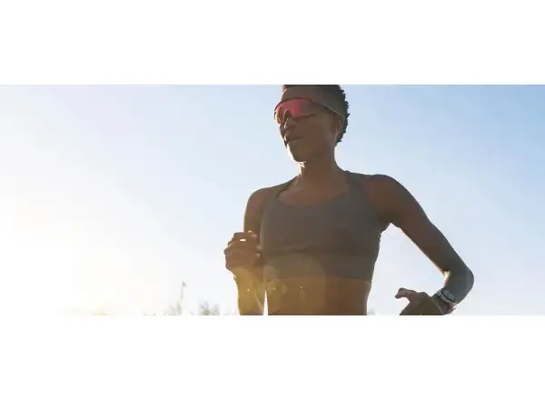 Inteligentné hodinky Garmin Forerunner 955 Solar Whitestone