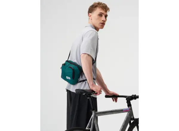 Aevor Sacoche Bag taška cez rameno 4 l Evergreen