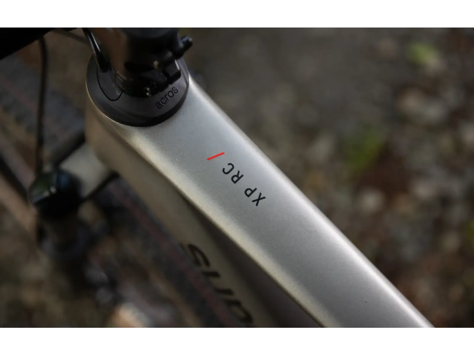 Superior XP 9.8 horský bicykel Matte Carbon/Dark Chrome