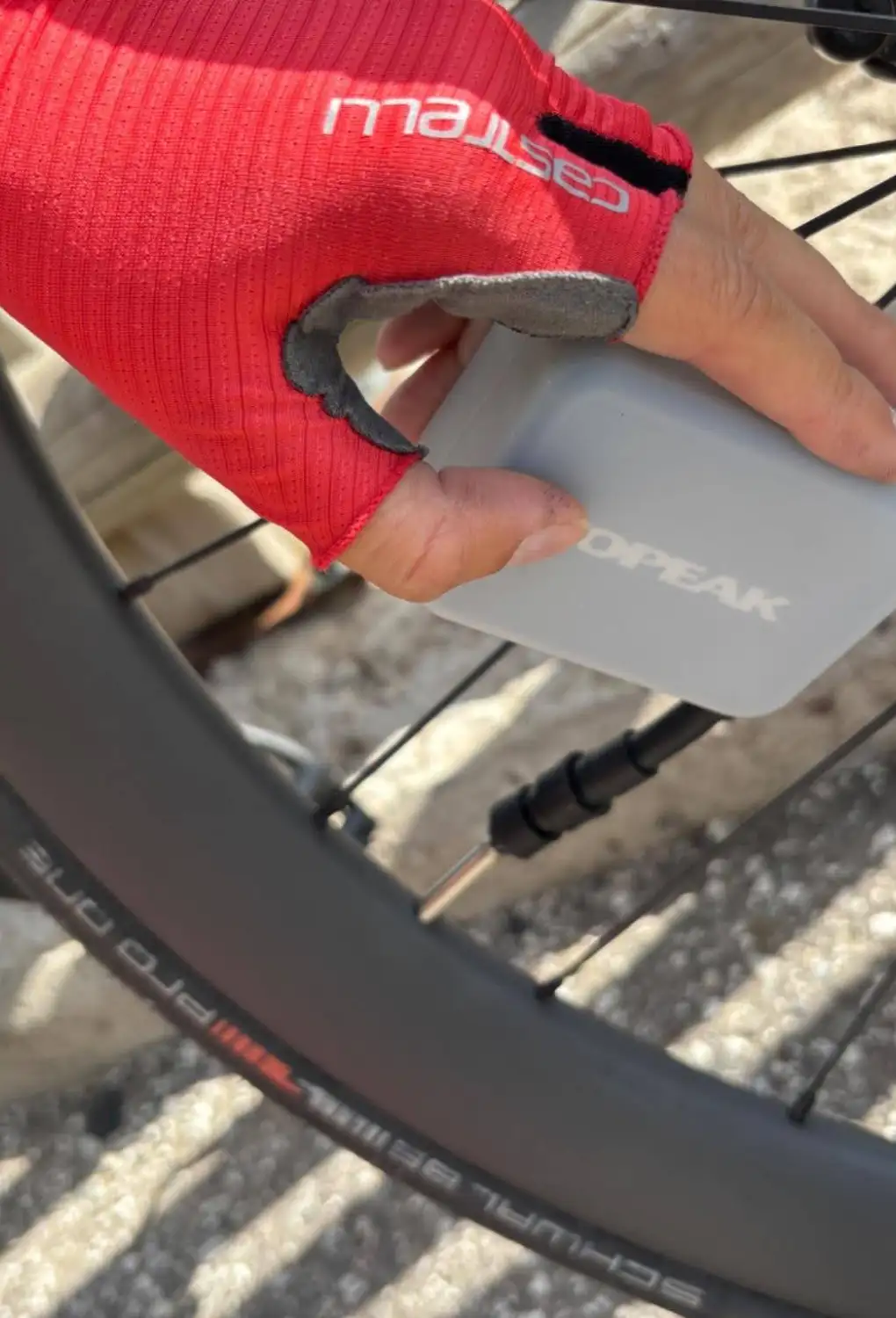 Elektrická pumpa na bicykel Topeak vs. Pedalsport