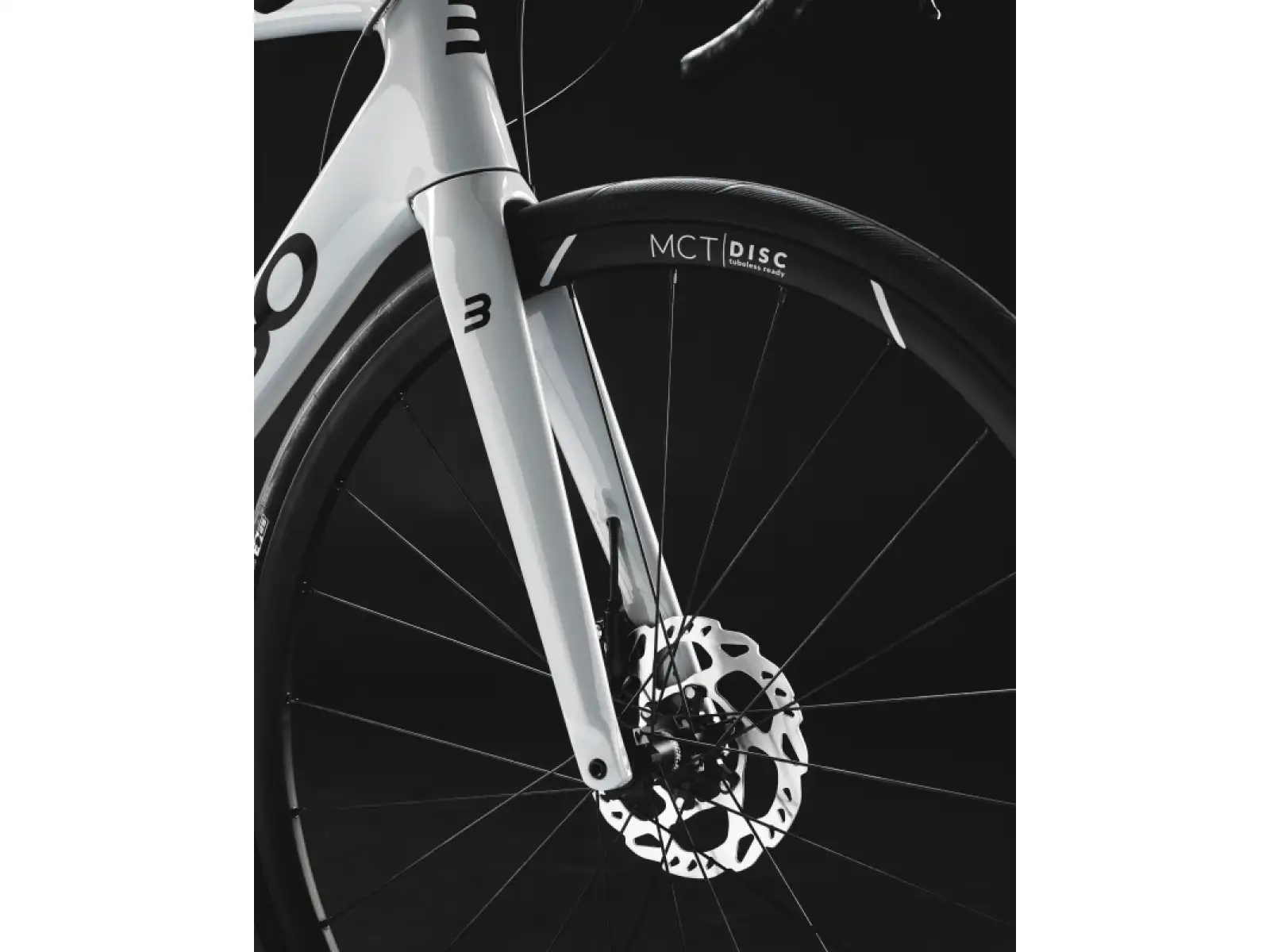 BASSO Venta disc Shimano 105 Microtech MCT cestný bicykel stone gray