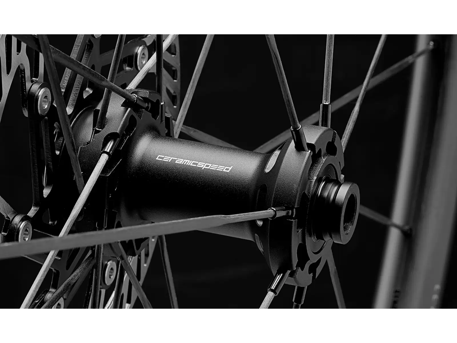 FFWD RAW CS 55 cestné výpletové kolesá Gloss Black