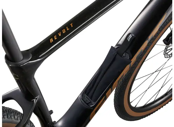 Giant Revolt Advanced 3 štýlový bicykel na štrk Panther.