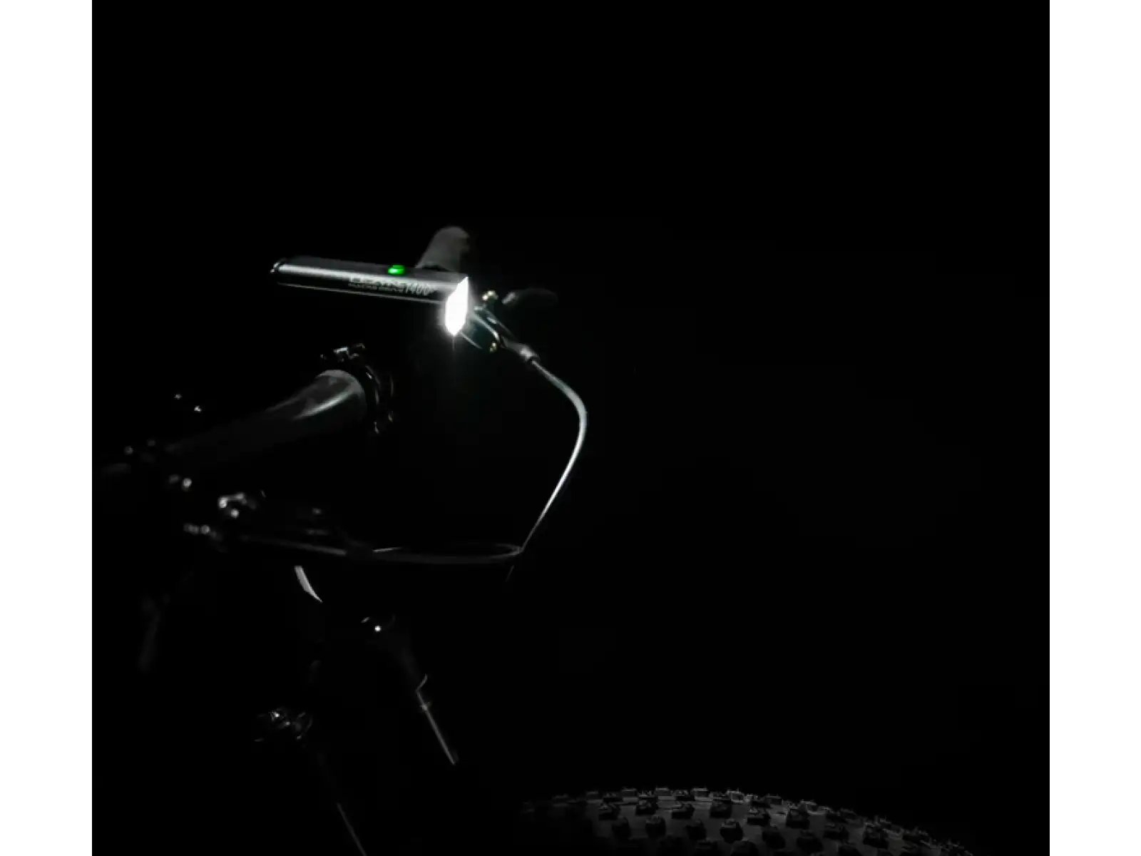 Lezyne Light Macro Drive 1400+ predné svetlo Satin Black
