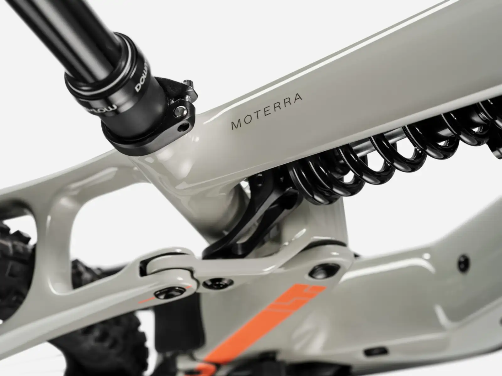Cannondale Moterra Carbon LT 1 celoodpružený elektrobicykel Tiger Shark