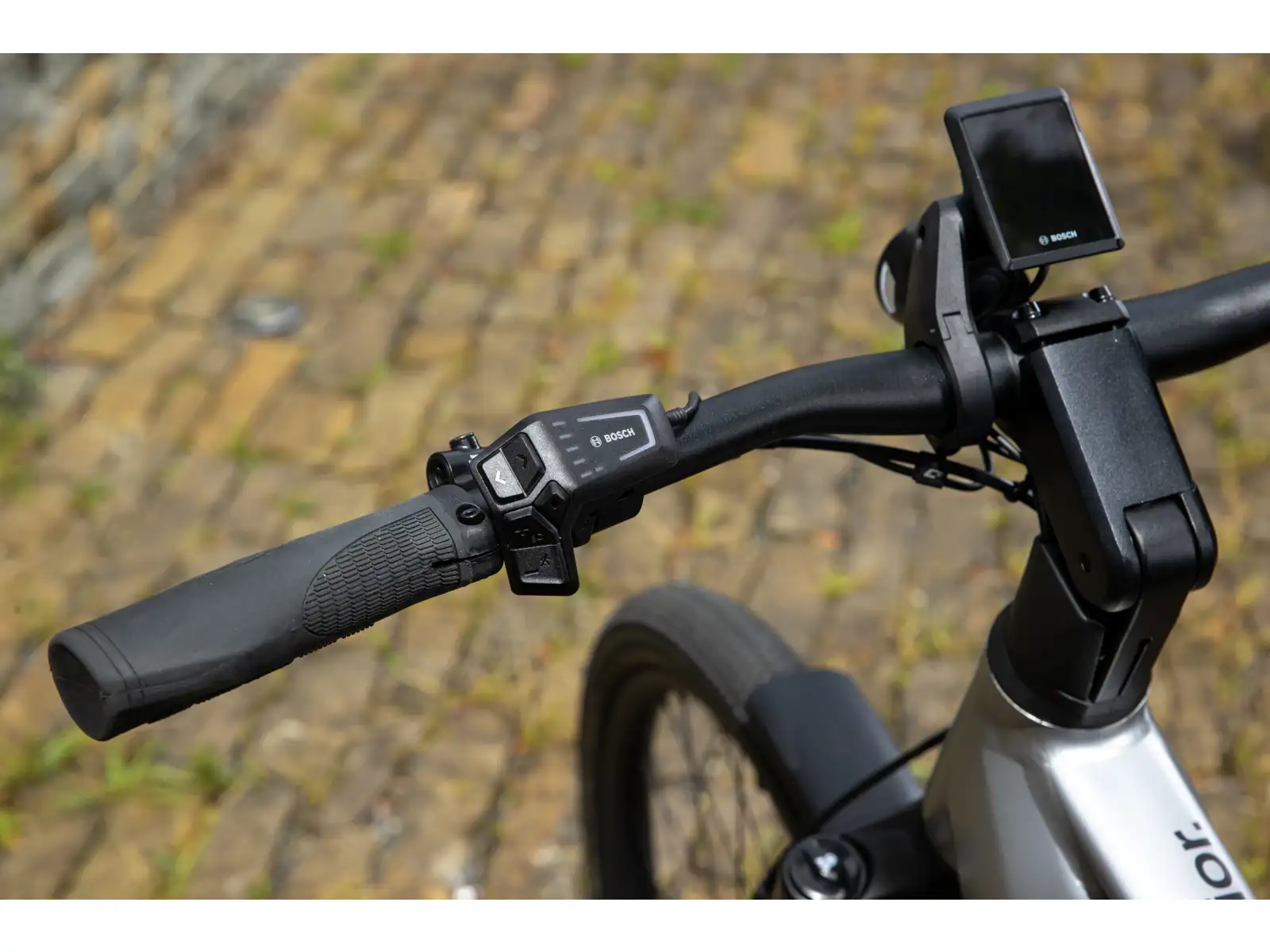 Superior eBLOX 6.5 mestský elektrobicykel Matte Dark Chrome/Black