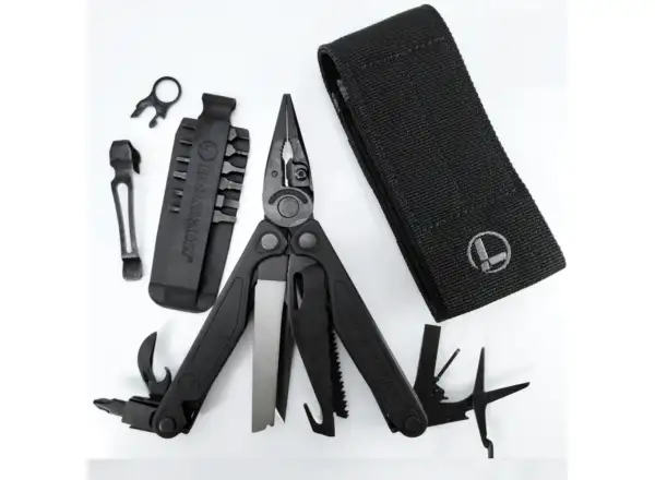 Leatherman Charge Plus čierny Multitool