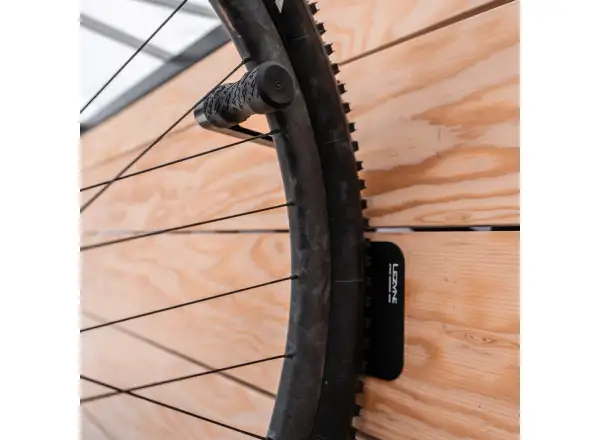 Lezyne CNC Alloy Wheel Hook nástenný držiak na bicykel black