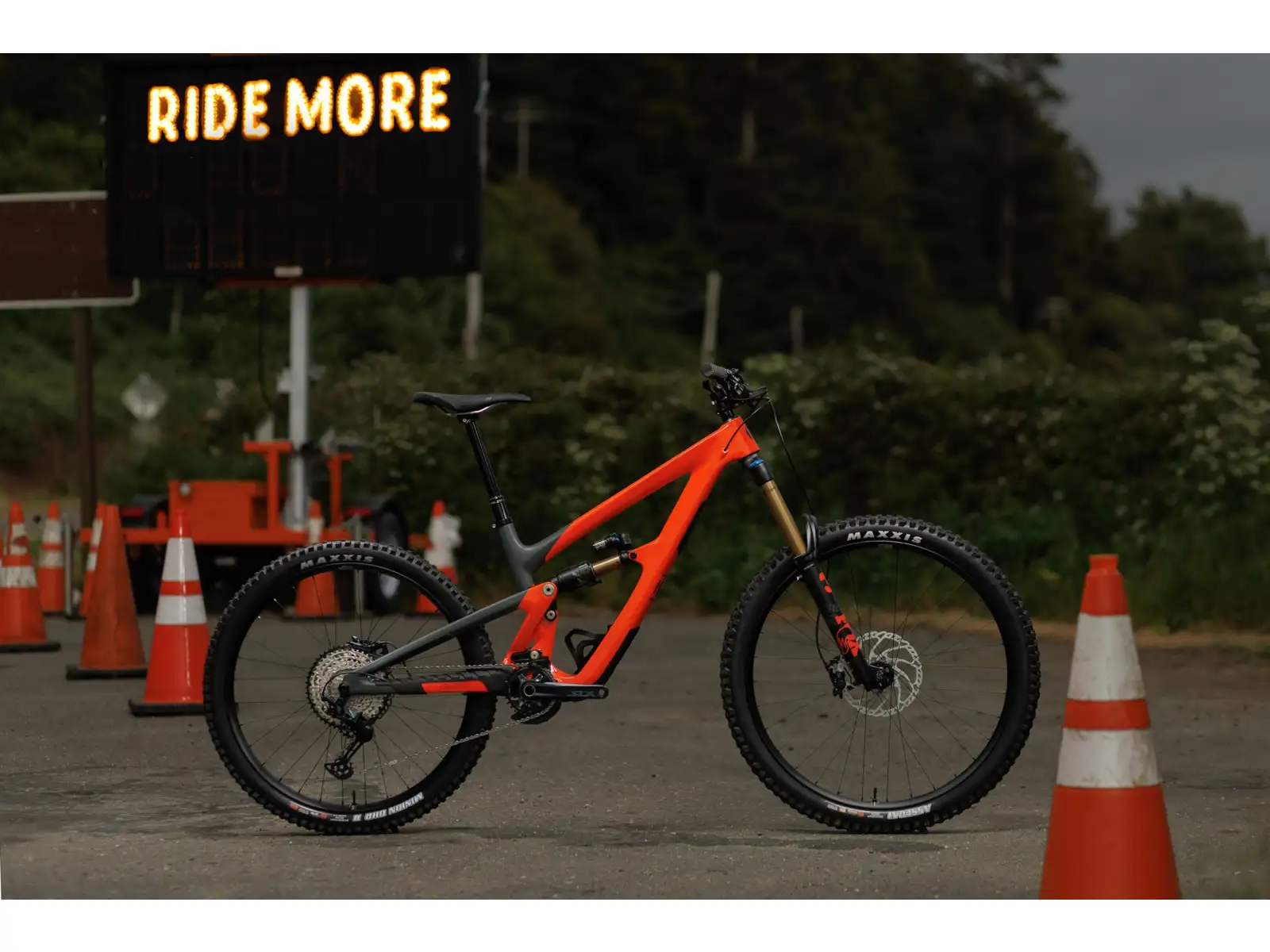 Ibis HD6 XTR Di2 horský celoodpružený bicykel Orange