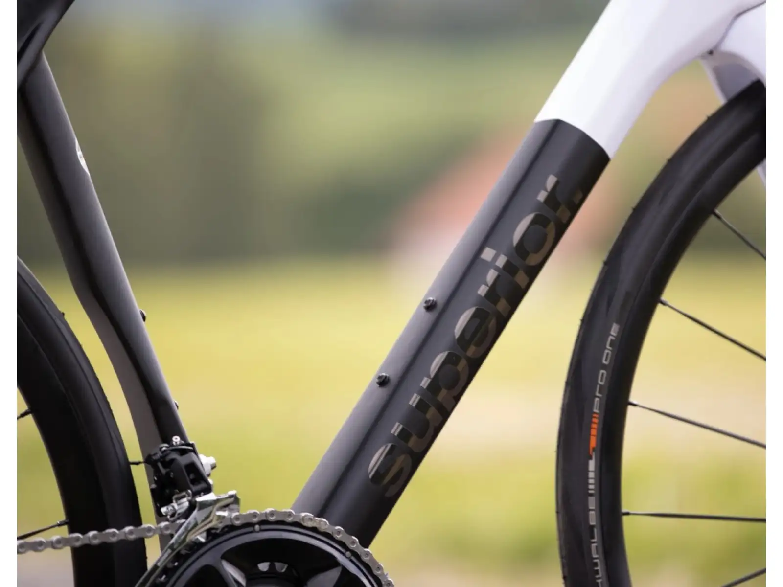 Cestný bicykel Superior X-Road 9.3 GF matný karbón / biely