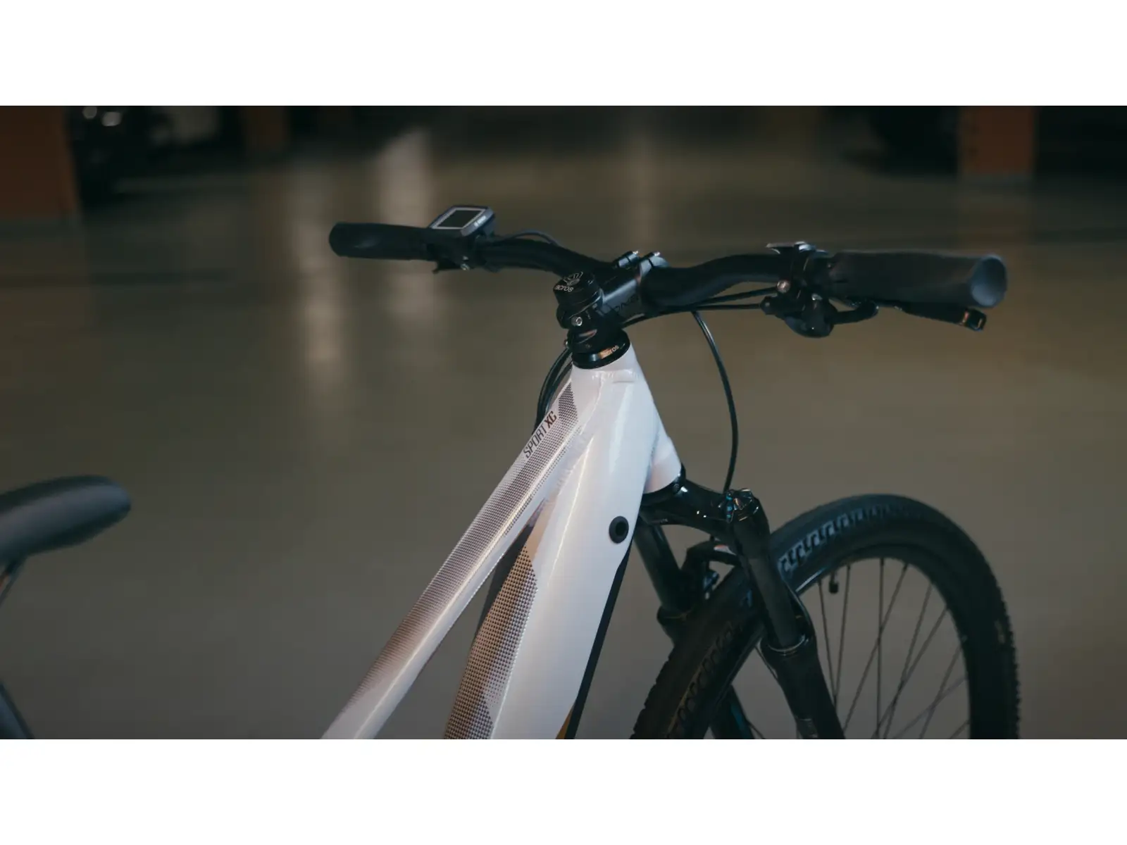 Superior eXC 7019 WB horský elektrobicykel Gloss White/Copper