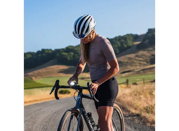Lezyne React Drive Front predné svetlo Matte Black