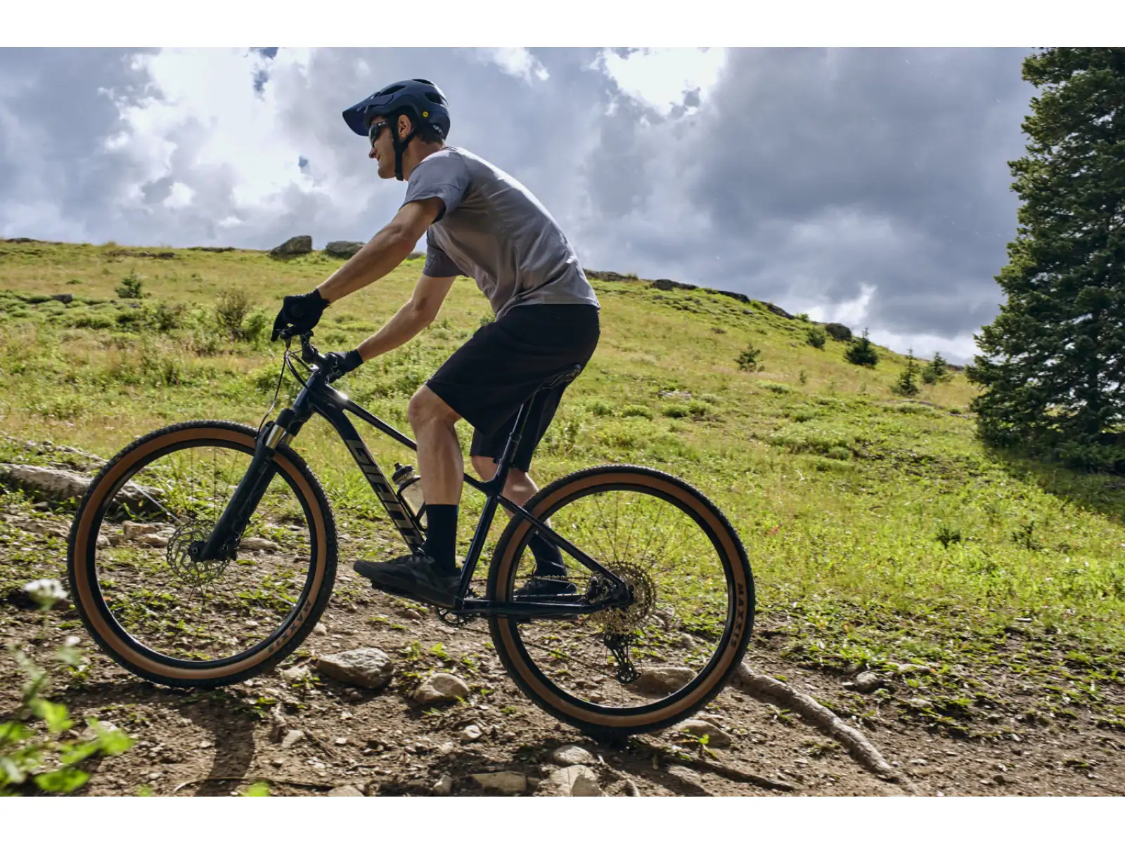 Giant Talon 0 horský bicykel (29" Ultra Navy)