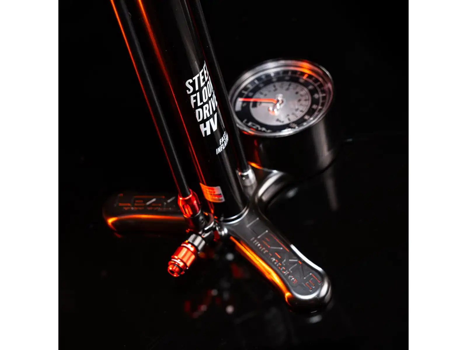 Lezyne Steel HV Floor Drive 3.5 pumpa Flat Black