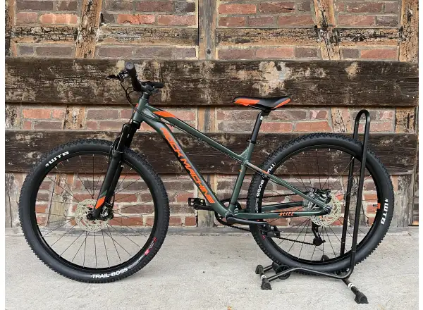 Rock Machine Blizz 27 Mat Khaki/Neon Orange/Black detský bicykel