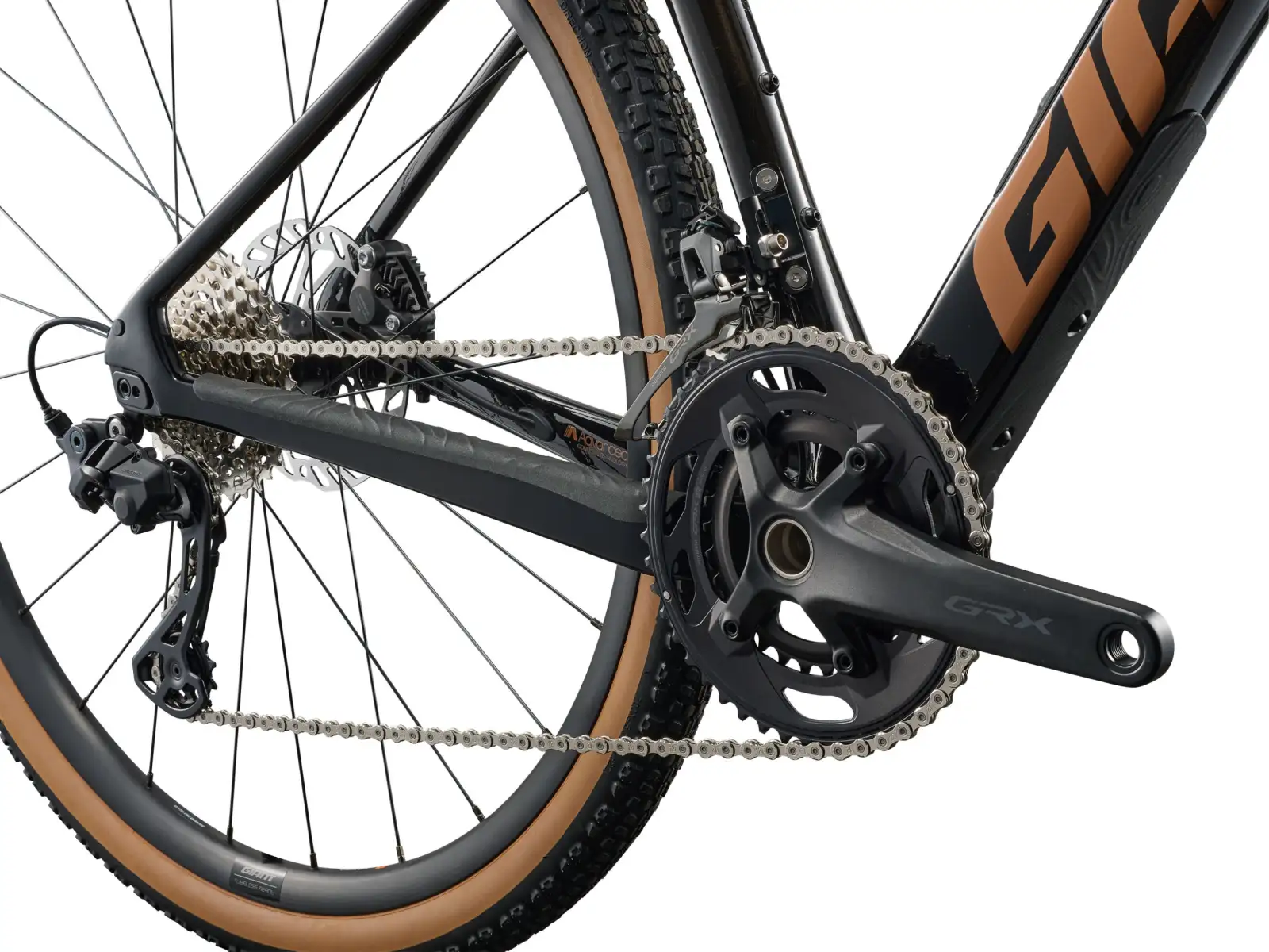 Giant Revolt Advanced 2 gravel bicykel Carbon Smoke