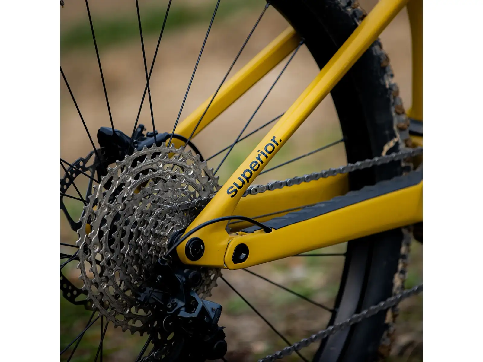 Superior iXF 9.2 celoodpružený elektrobicykel Matte Mustard