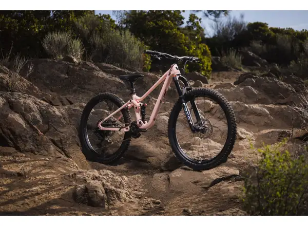 Liv Faith detský celoodpružený bicykel 27,7"/26" Radiant Pink