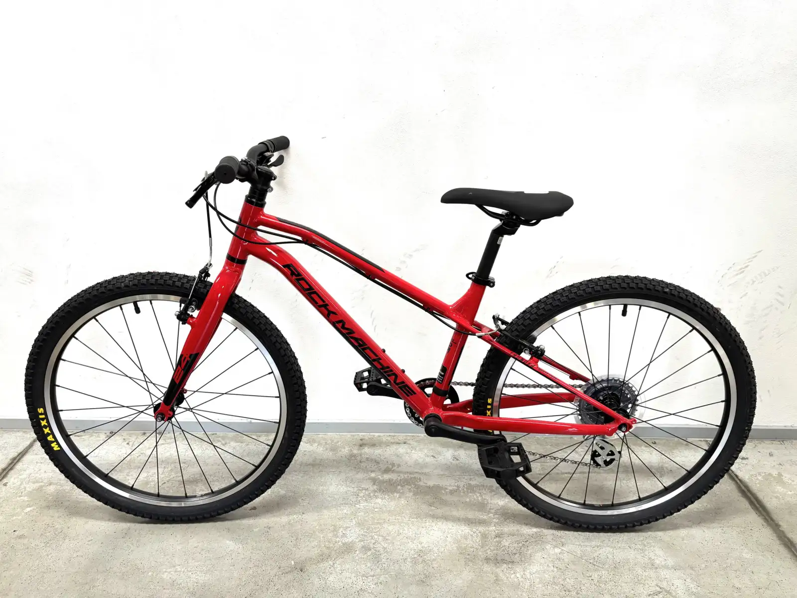 Rock Machine Thunder 24 detský bicykel Red/Black VZOROK
