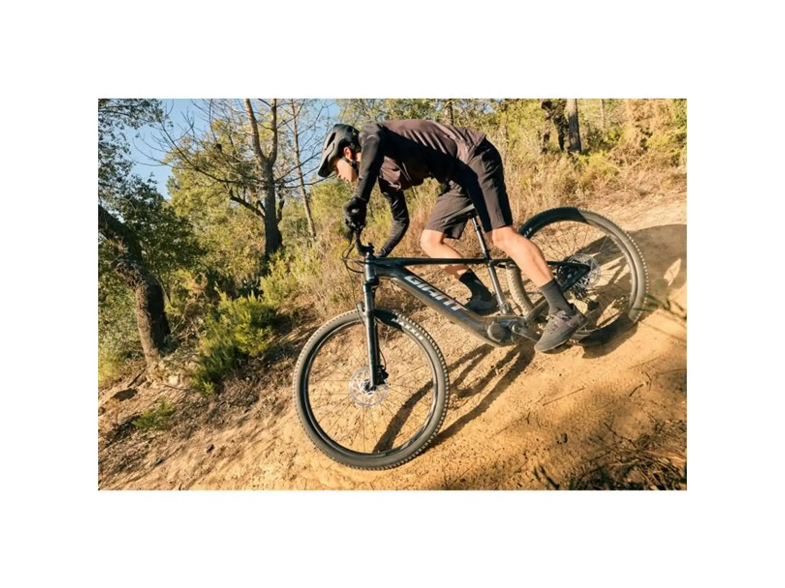 Giant Fathom E+ elektrobicykel Gunmetal Black