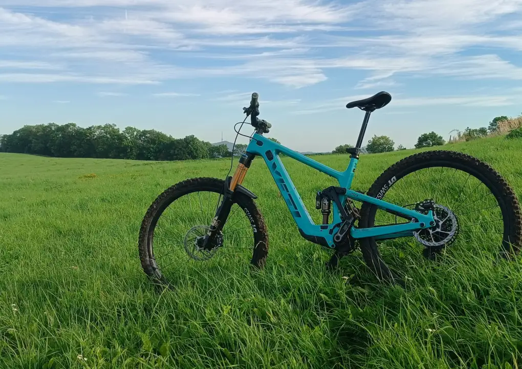 Recenzia elektro endura Yeti MTe TURQ