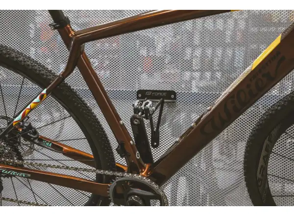 Force Eco držiak bicykla na stenu za pedál čierna
