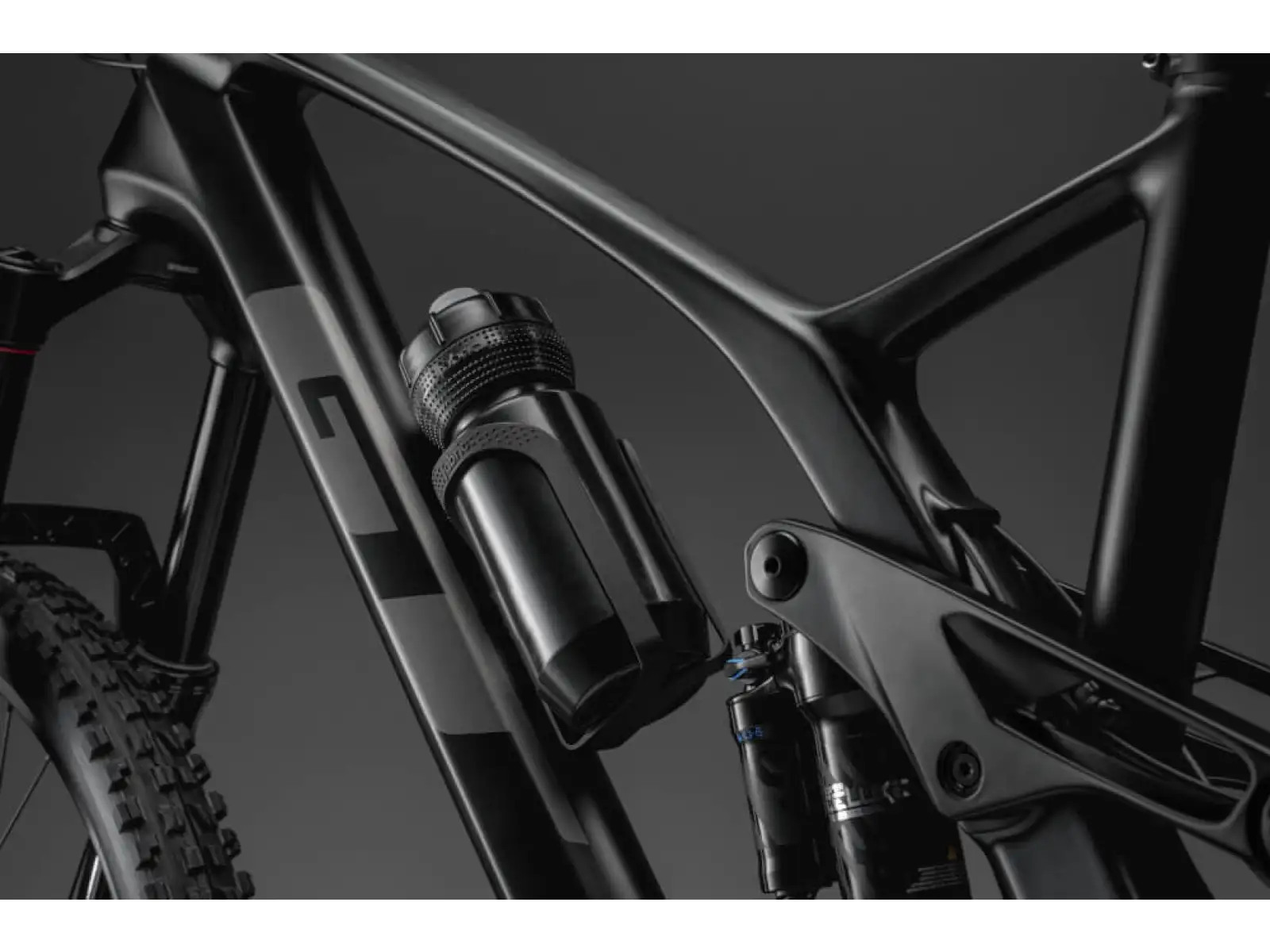 Horský bicykel GT Force Carbon Pro DGR