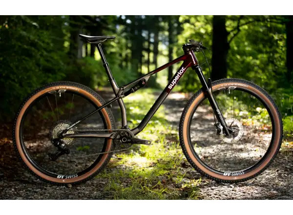 Superior XF 9.6 Team celoodpružený bicykel Gloss Carbon/Red Carbon